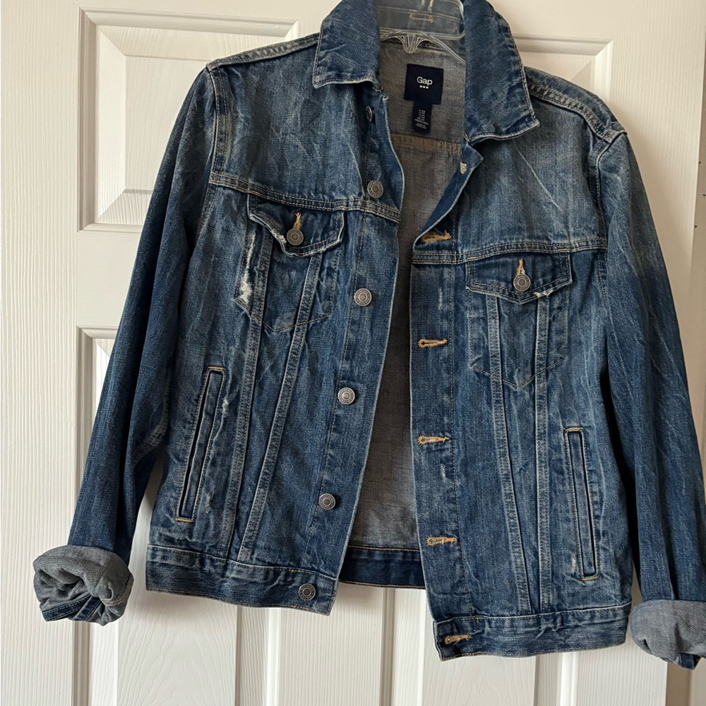 GAP Women’s Classic Blue Denim Jacket